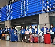 '청소부' 재취업했던 필리핀 이모님 2명 강제 출국…"과도한 감시" 지적