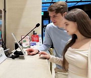 Shinsegae Department Store offers AI-powered interpretation service