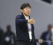 '적장 자르는 남자' 신태용, 벌써 3명 집에 보냈다…4호는 중국? 대륙이 벌벌 떤다