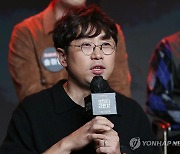 인사말하는 '코미디 리벤지' 권해봄 PD