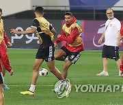 훈련하는 한국-이라크 축구대표팀