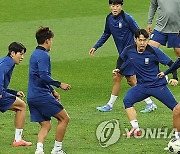 훈련하는 한국-이라크 축구대표팀