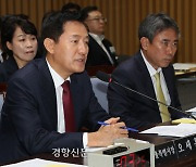 오세훈, 상암 ‘잔디 부실’ 논란에 “정말 죄송하게 생각”