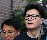 조국 “한동훈, 부산 금정 지거나 겨우 이기면 쫓겨나”