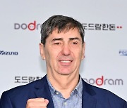 필립 블랑 감독,'힘찬 파이팅' [사진]