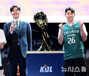 절반이 "우승후보는 DB", 김주성 감독 "지난 시즌 공격→이번엔 높은 벽, 통합우승 목표" [KBL 현장]