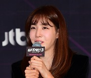 김이나, 참가자와 갈등 있었나…심사 중 돌발 상황 "안 쳐다보고 얘기하겠다" ('대학가요제')