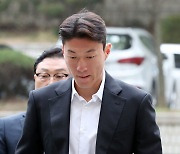 "진심 반성하는지도 의문"... '불법촬영 혐의' 전 국가대표 황의조, 징역 4년 구형