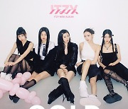 'GOLD'로 돌아온 ITZY "믿지, 기다려줘서 고마워"