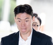 황의조, 불법 촬영 공소 사실 인정 “사죄드린다”…검찰, 징역 4년 구형