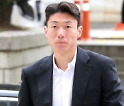 [속보] 황의조 "불법 촬영 혐의 인정"…검찰, 징역 4년 구형