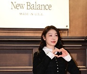 김연아, 앰버서더 모델의 포즈[포토엔HD]