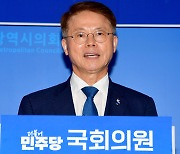 민주당, ‘국감 기간 골프’ 민형배 징계절차 착수