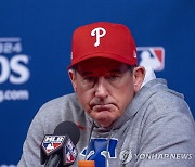 MLB 필라델피아, 톰슨 감독과 계약 연장…2026년까지 지휘봉