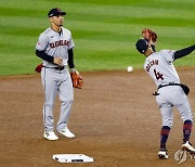 양키스, '실책 2개' 클리블랜드 잡고 ALCS 2승…저지 PS 첫 홈런