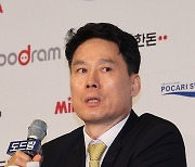 출사표 던지는 강성형 감독