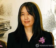 한강 "일상 달라지지 않길…60세까지 책 3권 쓰는데 몰두"