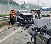 행사 참가 위해 이동하다…교통사고 목격 후 현장 뛰어든 소방관