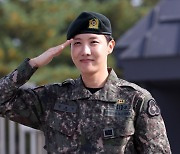 BTS 제이홉, 진 마중에 감격의 전역 "軍 노고와 헌신 봤다"