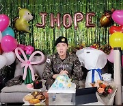 BTS 제이홉 “전역, 믿기지 않아..이제 곰신 말고 꽃신” 소감 [Oh!쎈 포인트]