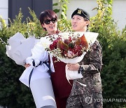 BTS 제이홉 전역 축하하는 진