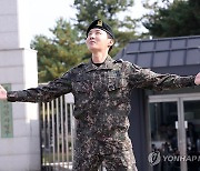 BTS 제이홉, 감격의 전역