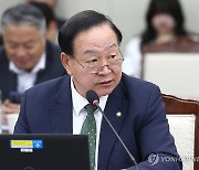 "우크라전 북한군 포로 심문 우리가 돕자"…육군 국감서 제기