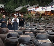 기순도 명인집 방문한 유인촌 장관