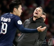 이강인의 PSG, 엔리케 감독 재신임…佛 매체 "2년 연장 계약"