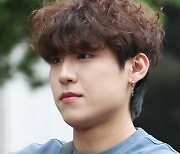 박우진, 푸들 헤어 변신