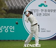 [STN포토]강하게 티샷 날리는 서어진