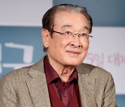 '건강 악화' 이순재, 연극 전 회차 취소…"큰 실망드려 죄송"