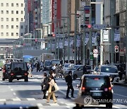 ‘잃어버린 30년’ 日 아베의 최대 실수는…이 남자 말에 귀기울였다면 [Books]