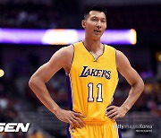 ‘망신당한 전 NBA스타’ 이젠롄, 매춘여성과 나체로 찍은 사진 인터넷 유포