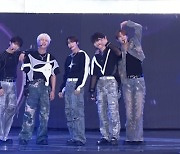 '드림콘서트' 어센트, 강렬한 '스윗 데빌' 무대…압도적 퍼포먼스