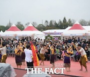 강경젓갈축제, 3일 차 맞아 관광객 ‘북적북적’