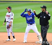 [ST포토] 삼성 김헌곤, 9회 2루타!