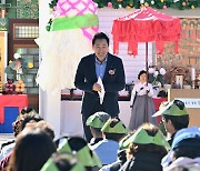 오세훈 “부처님 가르침 되새기며 행복하고 따뜻한 도시 만들겠다”