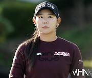 [mhn포토] 박보겸, 다음 조 플레이를 지켜 보다