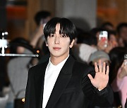 [포토] 정용화 '세호형 결혼 축하해요'