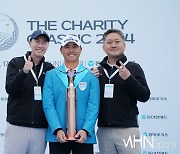 [mhn포토] 조우영 '2승 축하~'