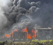 거센 바람에 인천 기계공장 화재 확산…소방 대응 2단계