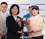 [STN포토]우수한 성적으로 당당하게 1위 하는 조희진