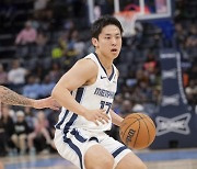 ‘현실판 송태섭’ 172㎝ 日 가와무라, 투웨이 계약으로 NBA 도전