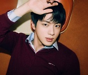 방탄소년단 진, 월급쟁이 됐다…회사원 콘셉트 변신