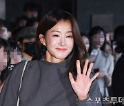 [ST포토] 인사하는 이시영, '세호씨 결혼식 왔어요'