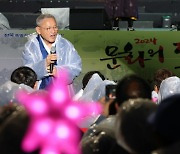 유인촌 장관, 남원서 `사랑가` 부르고, 담양 `명품숲` 걷다