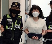 '친부 살해' 김신혜 재심 공판…검찰, 무기징역 구형