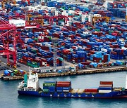 Korea’s mid-October exports dip despite semiconductor growth