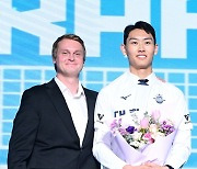 ‘고교생 최초 1순위’ 195cm 세터 김관우, 국대 MB 최준혁→배구인 아들 최원빈과 대한항공行…역대 최저 취업률 43.75% [MK강서]